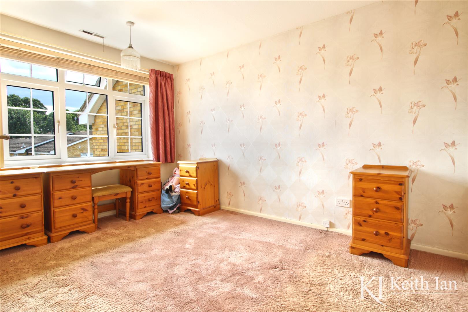 Smarts Green, Cheshunt, Waltham Cross Keith Ian